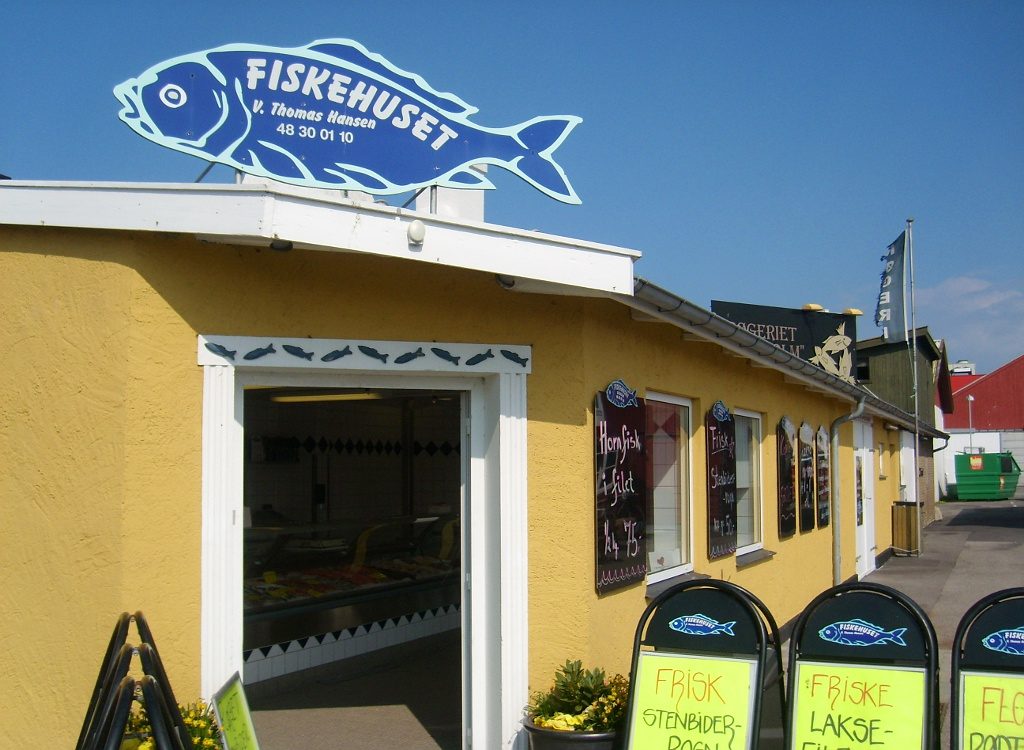 Fischgeschäft Fiskehuset Thomas Hansen in Gilleleje, Ansicht des Ladens.
