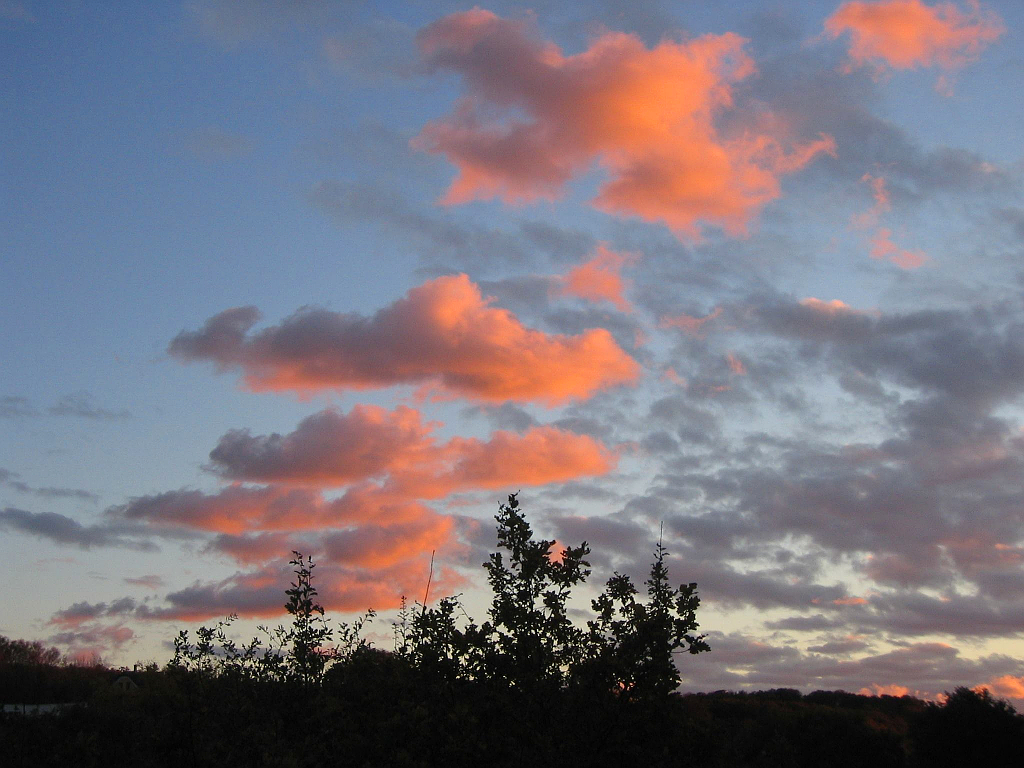 Rote Wolken am Abendhimmel in Dänemark – Foto: Lara Golla