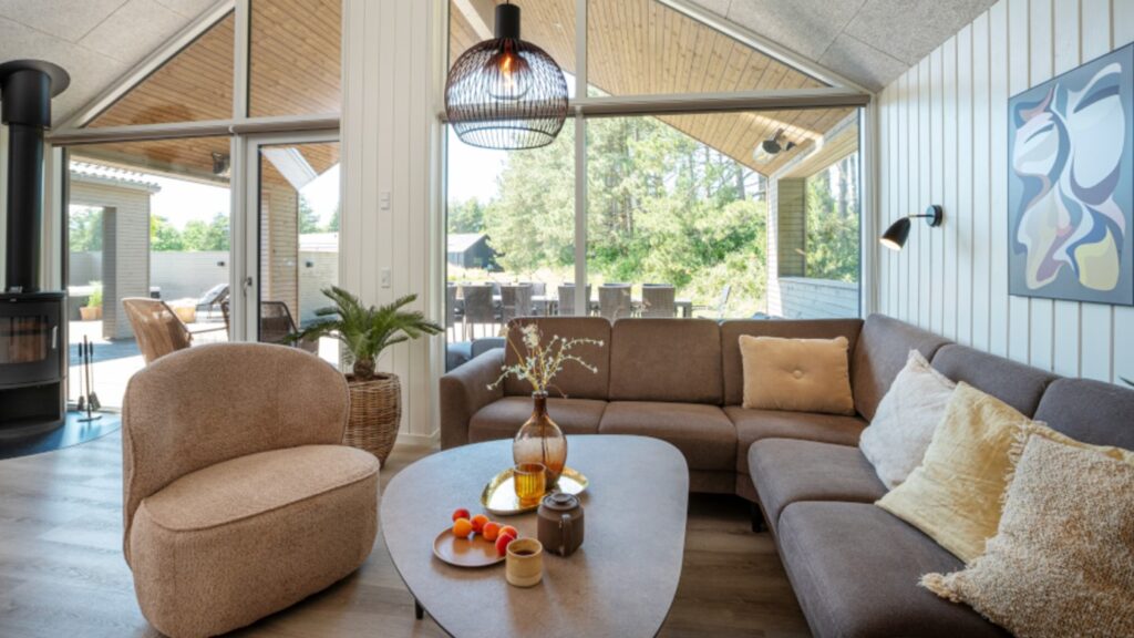 Gemütliches Wohnzimmer in einem Ferienhaus auf Rømø für die ganze Familie